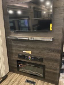 IMG_8227 RV Glass Services from CGS – Windshield Repair & Replacement and More