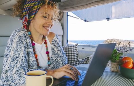 Mobile office work and the RV lifestyle go hand-in-hand in 2025.