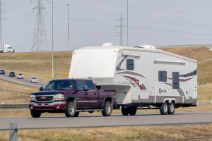 5th wheel towable camper with CGS window glass